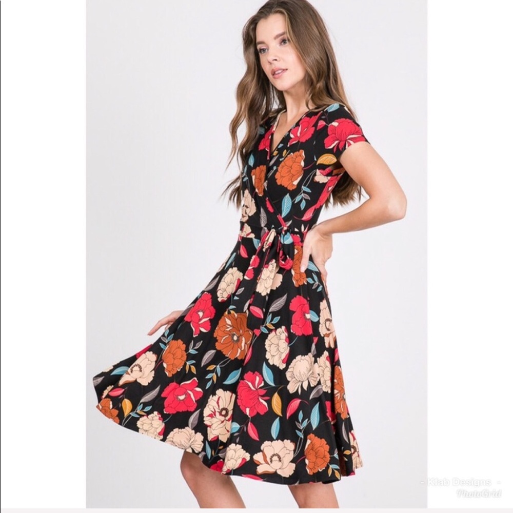 🌺LAST Black Floral Brushed Fabric Midi Wrap Dress - Picture 2 of 4